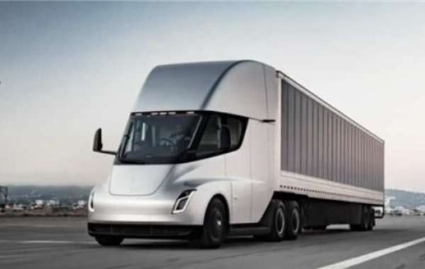 Tesla truck starts test: ran 1,700 kilometers a day