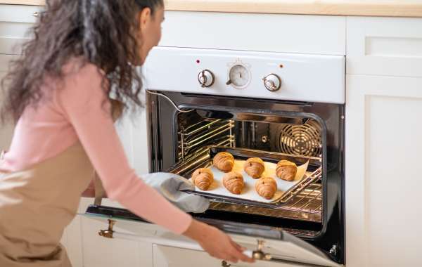 Don't Make This Silly Mistake You're Using Your Built In Oven