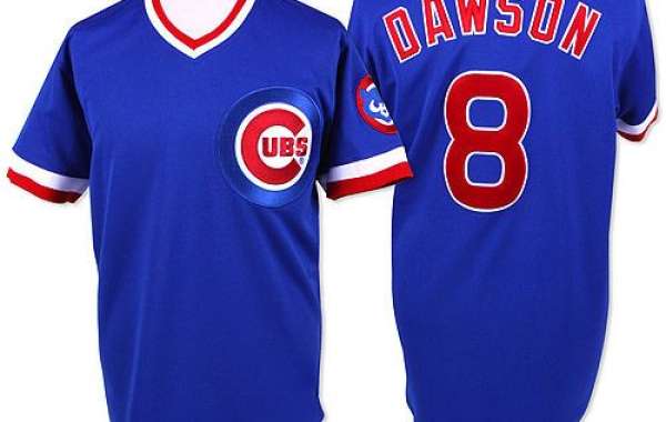 Derek Jeter was hot over Boomer Esiasons Old-Timers Day dig Tiki Barber