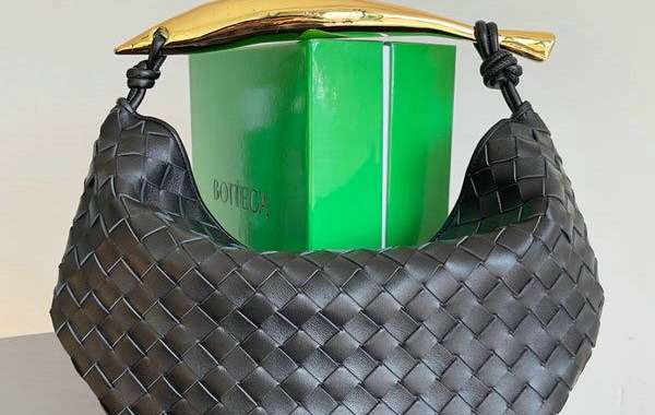 BV Loop 迷你編織斜挎包｜精緻小巧的低調奢華代表