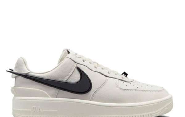 เลือกสนีกเกอร์ให้ใช่ในร้านกีฬา